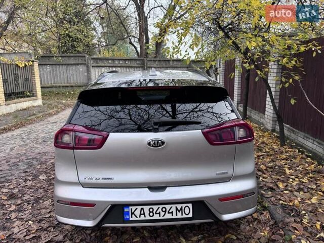 Сірий Кіа Niro, об'ємом двигуна 1.58 л та пробігом 64 тис. км за 17000 $, фото 5 на Automoto.ua