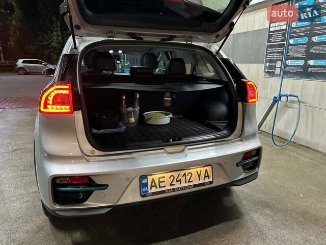 Сірий Кіа Niro, об'ємом двигуна 0 л та пробігом 116 тис. км за 18300 $, фото 15 на Automoto.ua
