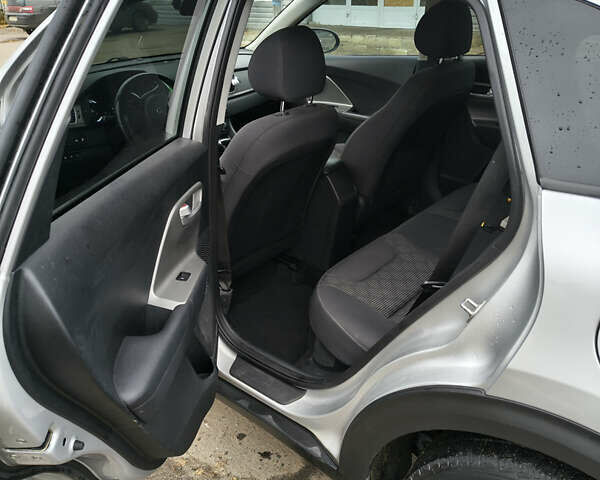 Серый Киа Niro, объемом двигателя 1.58 л и пробегом 143 тыс. км за 17500 $, фото 13 на Automoto.ua