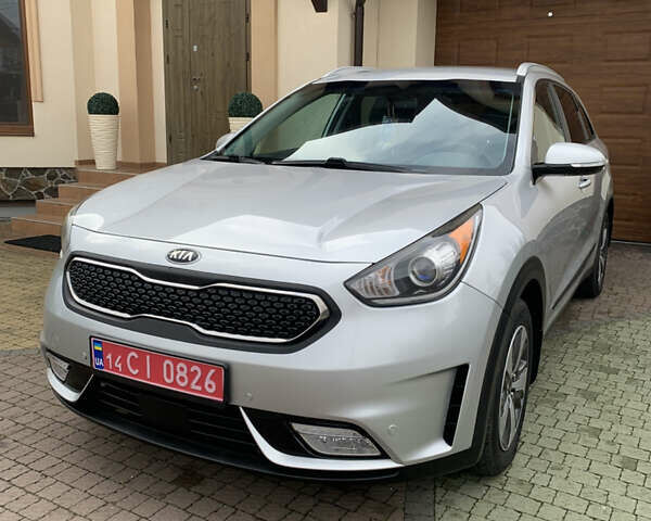 Серый Киа Niro, объемом двигателя 1.6 л и пробегом 190 тыс. км за 14450 $, фото 2 на Automoto.ua