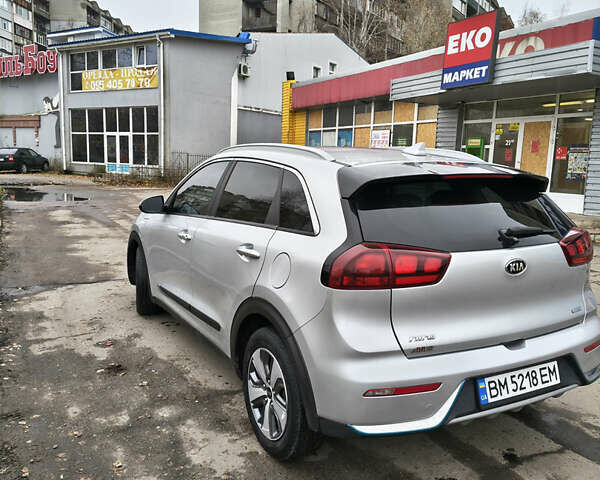 Серый Киа Niro, объемом двигателя 1.58 л и пробегом 143 тыс. км за 17500 $, фото 6 на Automoto.ua
