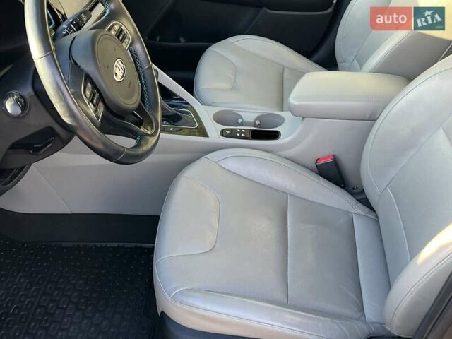 Серый Киа Niro, объемом двигателя 1.58 л и пробегом 135 тыс. км за 17999 $, фото 17 на Automoto.ua