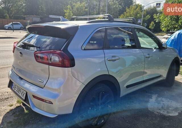 Сірий Кіа Niro, об'ємом двигуна 1.6 л та пробігом 88 тис. км за 15000 $, фото 3 на Automoto.ua