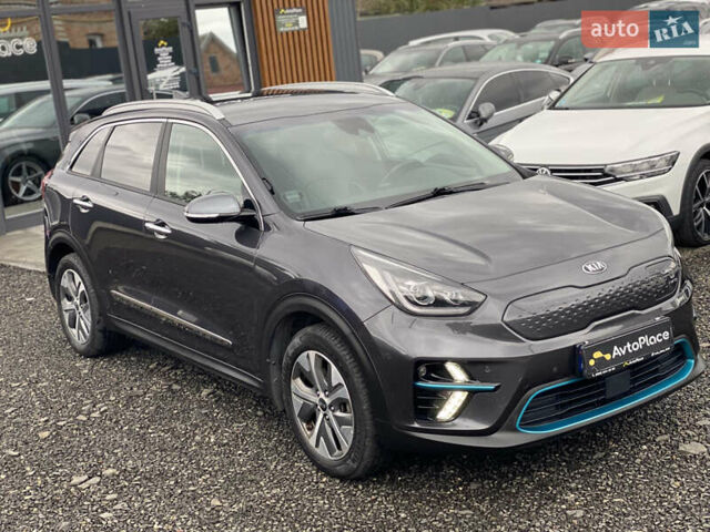 Сірий Кіа Niro, об'ємом двигуна 0 л та пробігом 154 тис. км за 18300 $, фото 3 на Automoto.ua