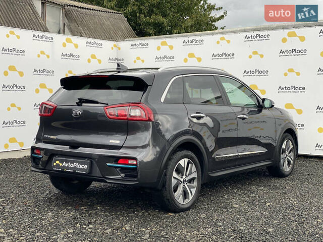 Сірий Кіа Niro, об'ємом двигуна 0 л та пробігом 154 тис. км за 18300 $, фото 30 на Automoto.ua