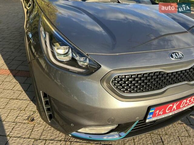 Серый Киа Niro, объемом двигателя 1.58 л и пробегом 135 тыс. км за 17999 $, фото 3 на Automoto.ua
