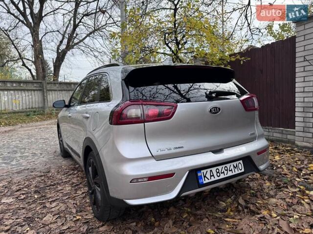 Сірий Кіа Niro, об'ємом двигуна 1.58 л та пробігом 64 тис. км за 17000 $, фото 2 на Automoto.ua