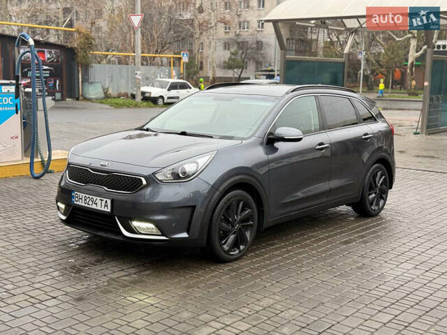 Серый Киа Niro, объемом двигателя 1.58 л и пробегом 152 тыс. км за 14500 $, фото 1 на Automoto.ua
