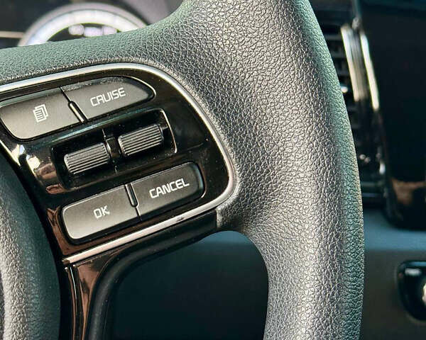 Сірий Кіа Niro, об'ємом двигуна 1.6 л та пробігом 122 тис. км за 16700 $, фото 16 на Automoto.ua