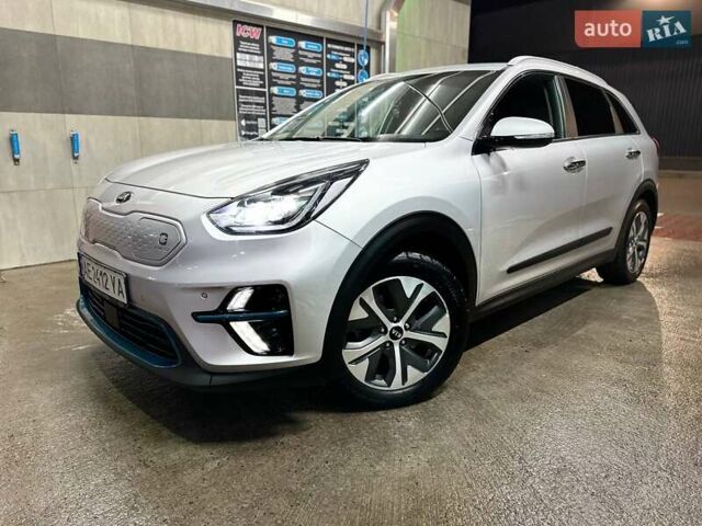Сірий Кіа Niro, об'ємом двигуна 0 л та пробігом 116 тис. км за 18300 $, фото 7 на Automoto.ua