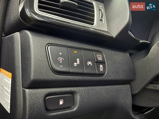 Серый Киа Niro, объемом двигателя 1.58 л и пробегом 98 тыс. км за 20999 $, фото 18 на Automoto.ua