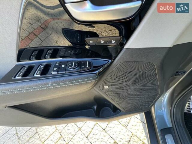 Серый Киа Niro, объемом двигателя 1.58 л и пробегом 135 тыс. км за 17999 $, фото 12 на Automoto.ua