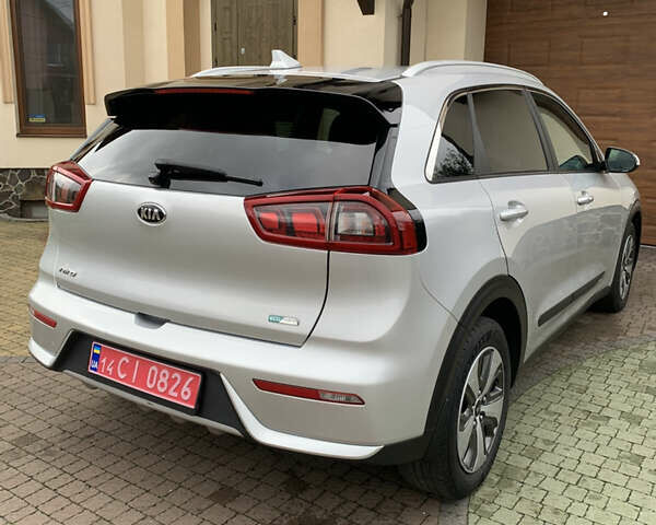 Серый Киа Niro, объемом двигателя 1.6 л и пробегом 190 тыс. км за 14450 $, фото 14 на Automoto.ua