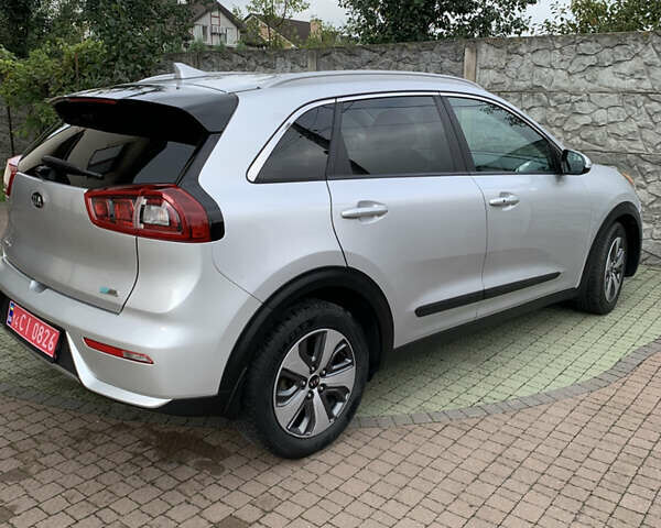 Серый Киа Niro, объемом двигателя 1.6 л и пробегом 190 тыс. км за 14450 $, фото 47 на Automoto.ua