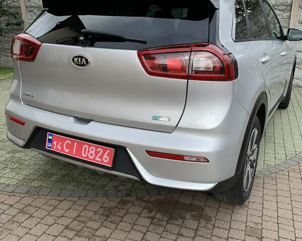 Серый Киа Niro, объемом двигателя 1.6 л и пробегом 190 тыс. км за 14450 $, фото 45 на Automoto.ua