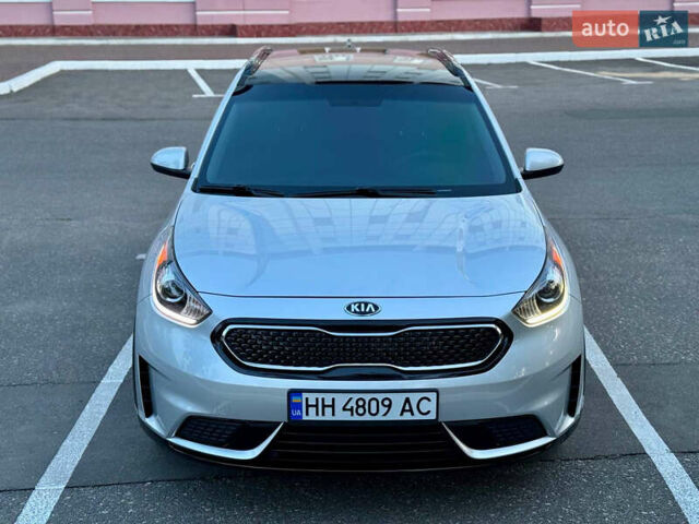 Сірий Кіа Niro, об'ємом двигуна 1.6 л та пробігом 122 тис. км за 16700 $, фото 37 на Automoto.ua