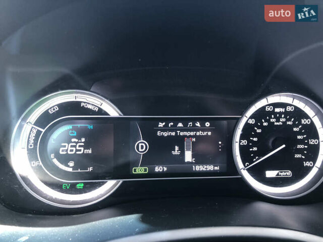 Сірий Кіа Niro, об'ємом двигуна 1.6 л та пробігом 180 тис. км за 17500 $, фото 10 на Automoto.ua