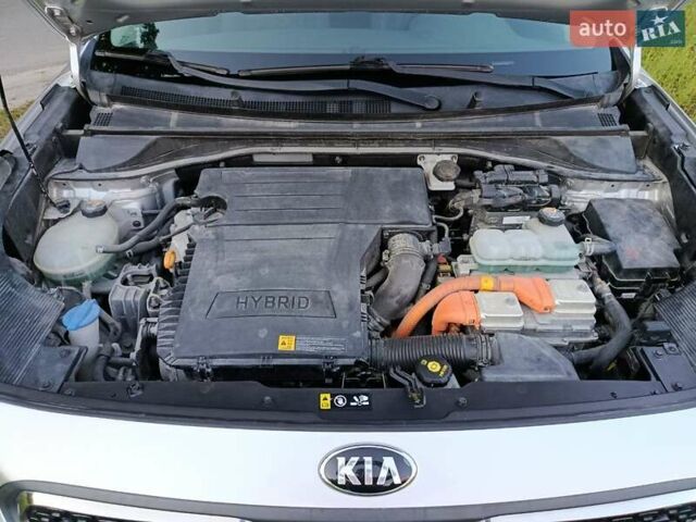 Серый Киа Niro, объемом двигателя 1.58 л и пробегом 165 тыс. км за 15777 $, фото 28 на Automoto.ua