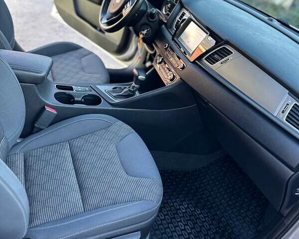 Серый Киа Niro, объемом двигателя 1.59 л и пробегом 77 тыс. км за 15200 $, фото 13 на Automoto.ua