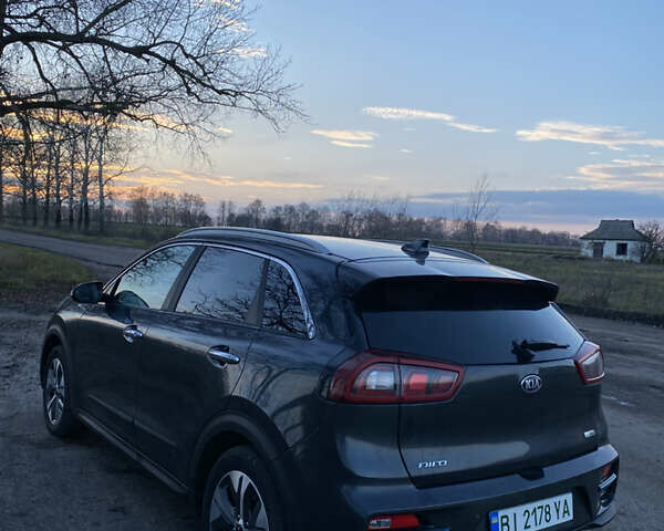Сірий Кіа Niro, об'ємом двигуна 0 л та пробігом 134 тис. км за 17499 $, фото 9 на Automoto.ua