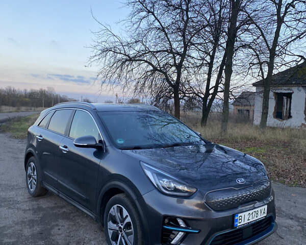 Сірий Кіа Niro, об'ємом двигуна 0 л та пробігом 134 тис. км за 17499 $, фото 4 на Automoto.ua