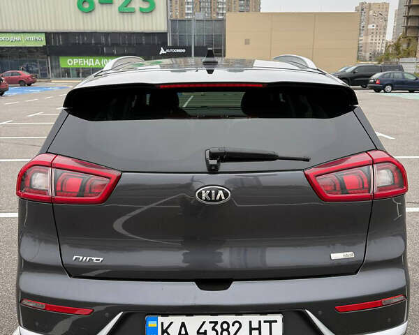 Серый Киа Niro, объемом двигателя 1.58 л и пробегом 162 тыс. км за 17000 $, фото 20 на Automoto.ua