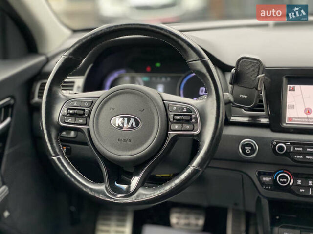 Сірий Кіа Niro, об'ємом двигуна 0 л та пробігом 154 тис. км за 18300 $, фото 60 на Automoto.ua
