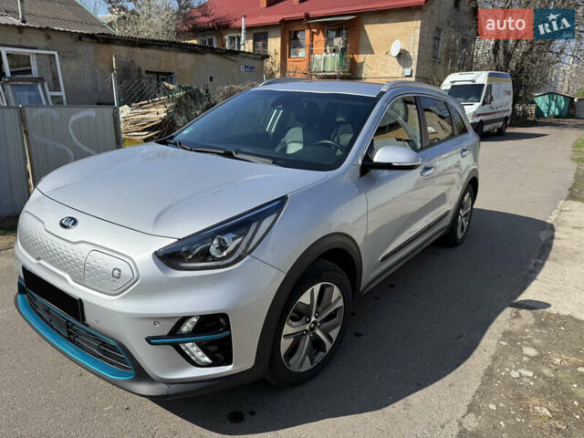 Серый Киа Niro, объемом двигателя 0 л и пробегом 133 тыс. км за 16999 $, фото 3 на Automoto.ua
