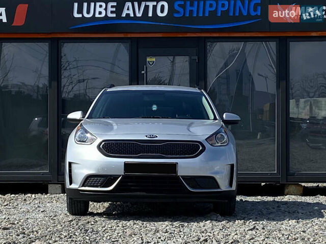 Серый Киа Niro, объемом двигателя 1.58 л и пробегом 136 тыс. км за 15900 $, фото 2 на Automoto.ua