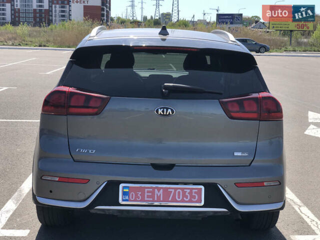 Сірий Кіа Niro, об'ємом двигуна 1.6 л та пробігом 180 тис. км за 17500 $, фото 7 на Automoto.ua