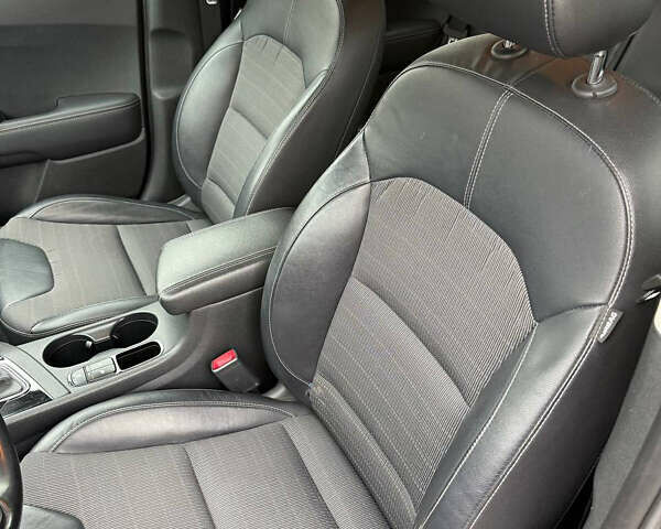 Серый Киа Niro, объемом двигателя 1.58 л и пробегом 162 тыс. км за 17000 $, фото 28 на Automoto.ua