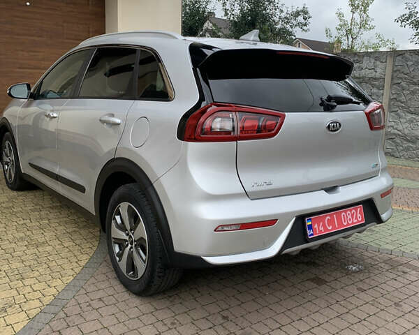 Серый Киа Niro, объемом двигателя 1.6 л и пробегом 190 тыс. км за 14450 $, фото 16 на Automoto.ua