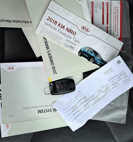 Серый Киа Niro, объемом двигателя 1.58 л и пробегом 111 тыс. км за 17400 $, фото 48 на Automoto.ua