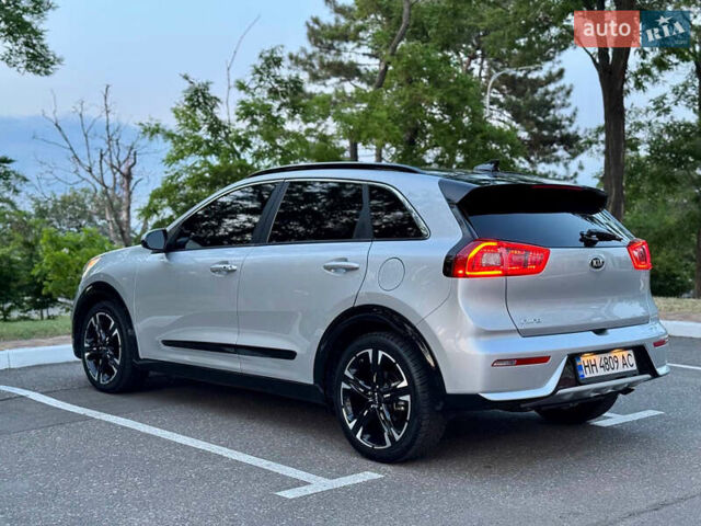 Сірий Кіа Niro, об'ємом двигуна 1.6 л та пробігом 122 тис. км за 16700 $, фото 29 на Automoto.ua