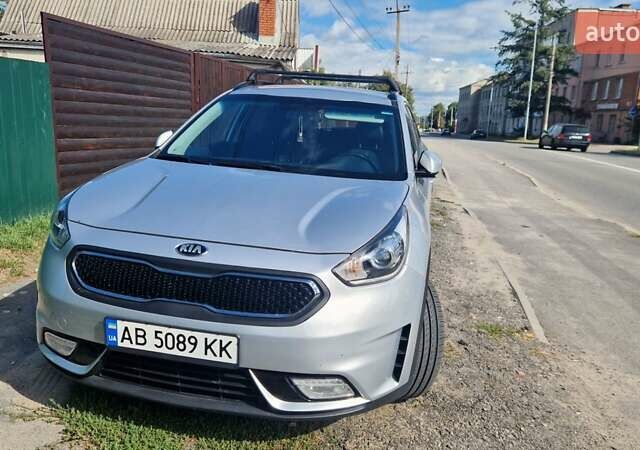 Сірий Кіа Niro, об'ємом двигуна 1.6 л та пробігом 88 тис. км за 15000 $, фото 1 на Automoto.ua