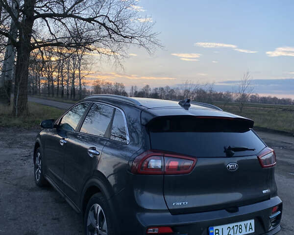Сірий Кіа Niro, об'ємом двигуна 0 л та пробігом 134 тис. км за 17499 $, фото 8 на Automoto.ua