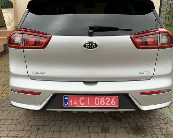 Серый Киа Niro, объемом двигателя 1.6 л и пробегом 190 тыс. км за 14450 $, фото 12 на Automoto.ua