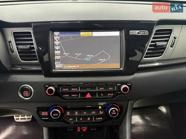 Серый Киа Niro, объемом двигателя 1.58 л и пробегом 98 тыс. км за 20999 $, фото 16 на Automoto.ua