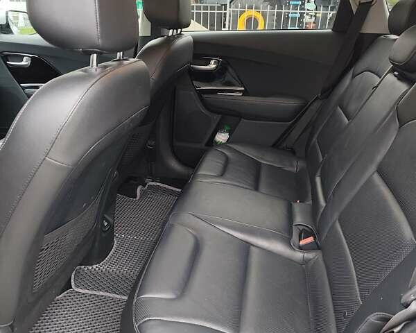 Серый Киа Niro, объемом двигателя 1.6 л и пробегом 73 тыс. км за 20600 $, фото 11 на Automoto.ua