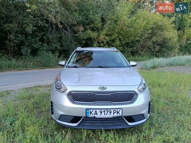 Серый Киа Niro, объемом двигателя 1.58 л и пробегом 165 тыс. км за 15777 $, фото 1 на Automoto.ua