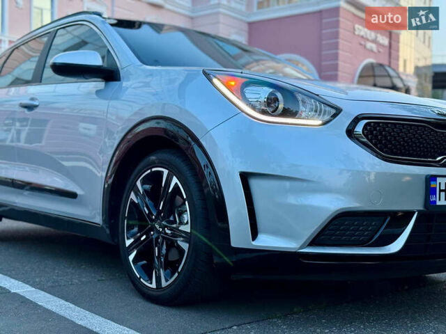 Сірий Кіа Niro, об'ємом двигуна 1.6 л та пробігом 122 тис. км за 16700 $, фото 35 на Automoto.ua