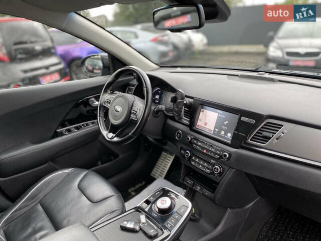Сірий Кіа Niro, об'ємом двигуна 0 л та пробігом 154 тис. км за 18300 $, фото 75 на Automoto.ua