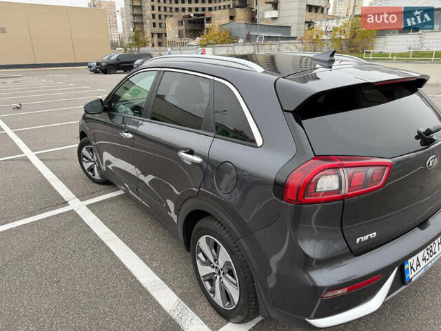 Серый Киа Niro, объемом двигателя 1.58 л и пробегом 162 тыс. км за 17000 $, фото 15 на Automoto.ua