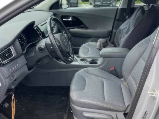 Серый Киа Niro, объемом двигателя 1.6 л и пробегом 35 тыс. км за 12600 $, фото 8 на Automoto.ua