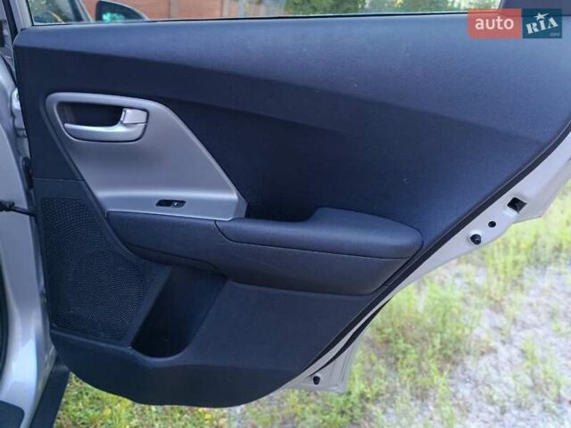 Серый Киа Niro, объемом двигателя 1.58 л и пробегом 165 тыс. км за 15777 $, фото 26 на Automoto.ua