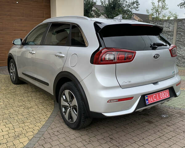 Серый Киа Niro, объемом двигателя 1.6 л и пробегом 190 тыс. км за 14450 $, фото 17 на Automoto.ua