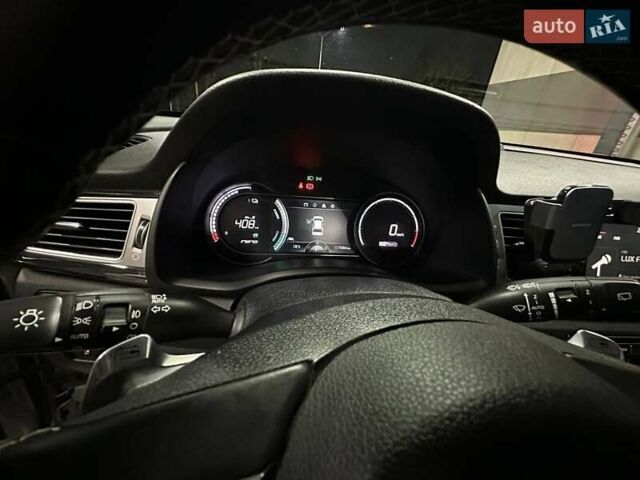 Сірий Кіа Niro, об'ємом двигуна 0 л та пробігом 116 тис. км за 18300 $, фото 23 на Automoto.ua