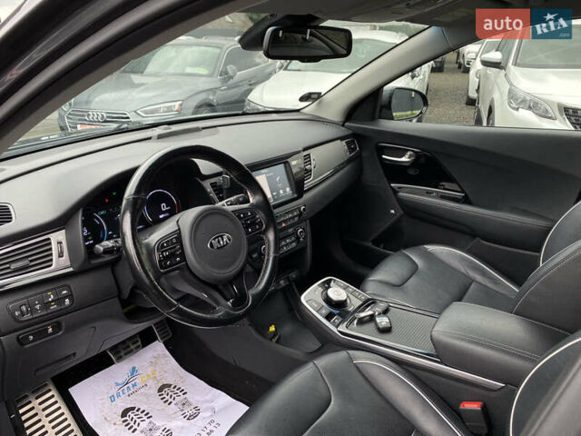 Сірий Кіа Niro, об'ємом двигуна 0 л та пробігом 154 тис. км за 18300 $, фото 62 на Automoto.ua
