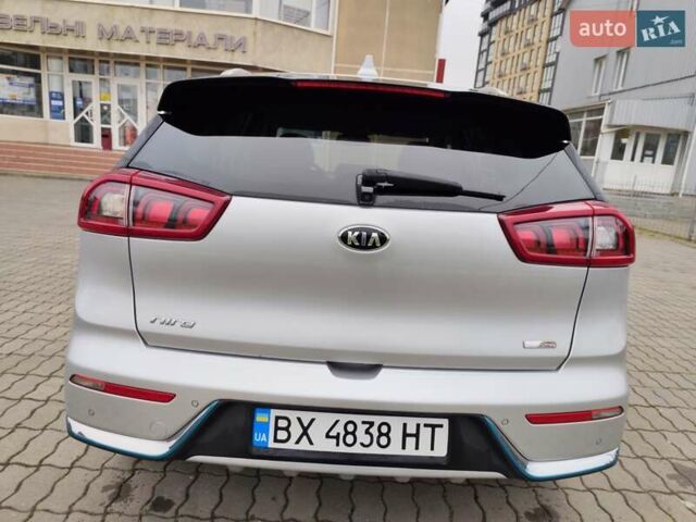 Серый Киа Niro, объемом двигателя 1.6 л и пробегом 73 тыс. км за 20600 $, фото 2 на Automoto.ua