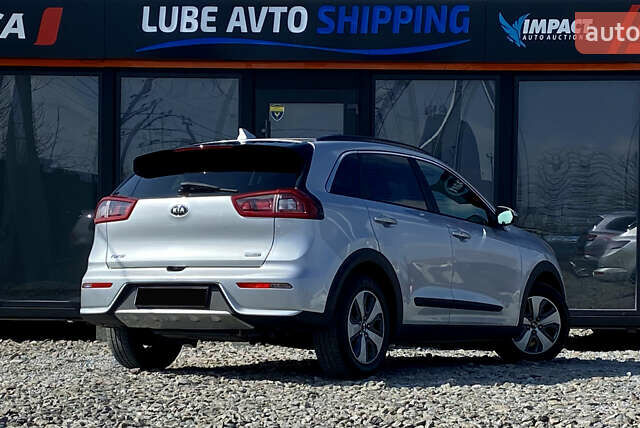 Серый Киа Niro, объемом двигателя 1.58 л и пробегом 136 тыс. км за 15900 $, фото 5 на Automoto.ua